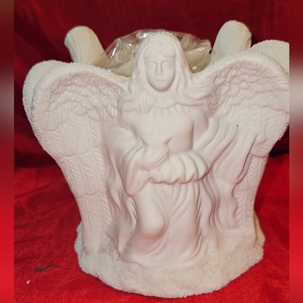 Vintage Alibaster White Bisque Ceramic Matte Trio Angel Candleholder